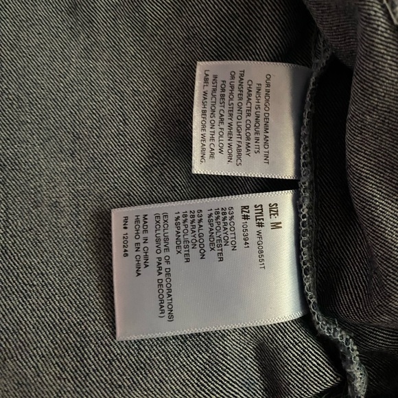 Wallflower Denim Jacket. The Fabulous Fit. Size Medium - Picture 6 of 6